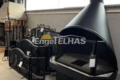 Telas de Proteção, Kit de Limpeza e Cestos para Lenha que Unem Elegância e Funcionalidade